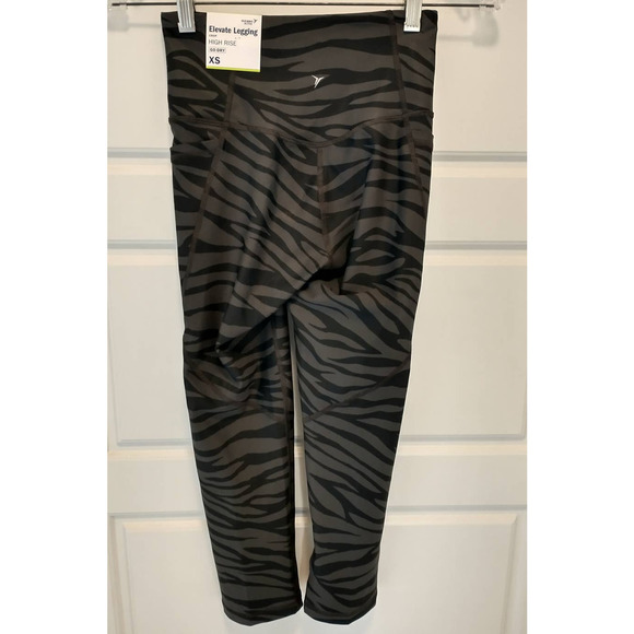 Old Navy Active Elevate Leggings. Women's XS High Rise. Gray Tiger Stripe. - Picture 2 of 8